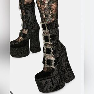 ISO!!! ISO!!!! DOLLS KILL WIDOW Black Velvet Platform Boots SIZE 9